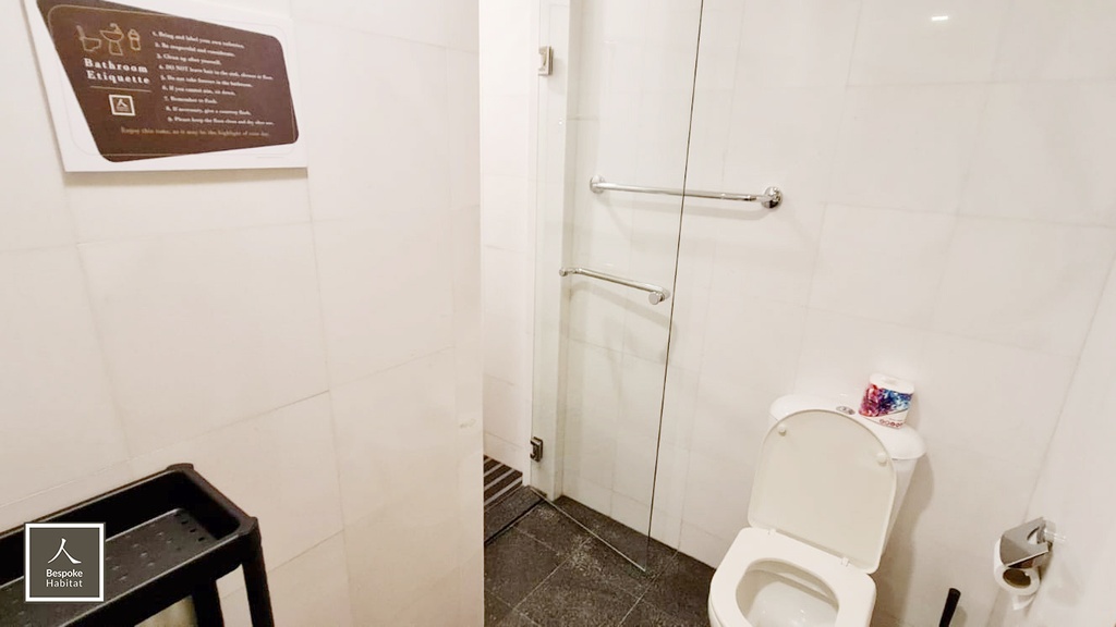 Common bathroom 1