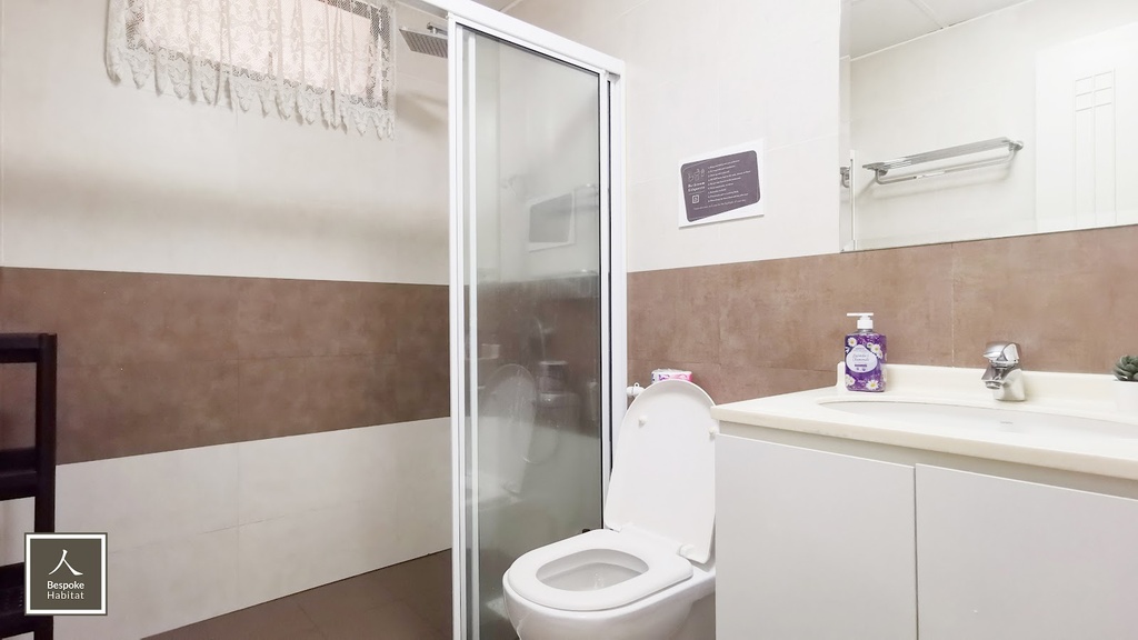 Common bathroom 2