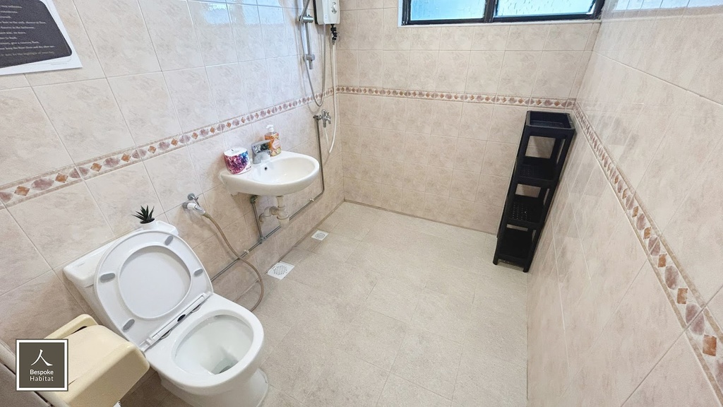 Common bathroom 1