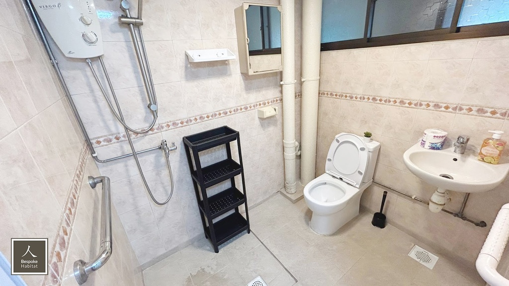 Common bathroom 2
