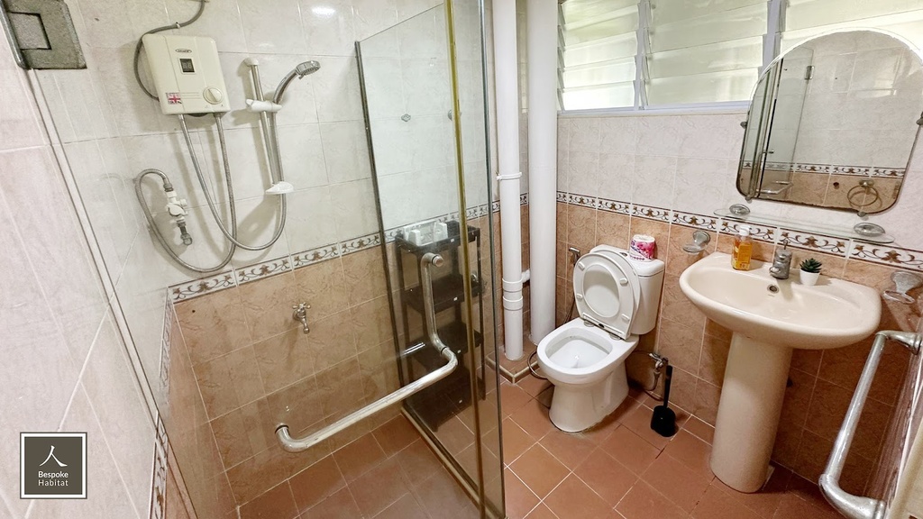 Common bathroom 1