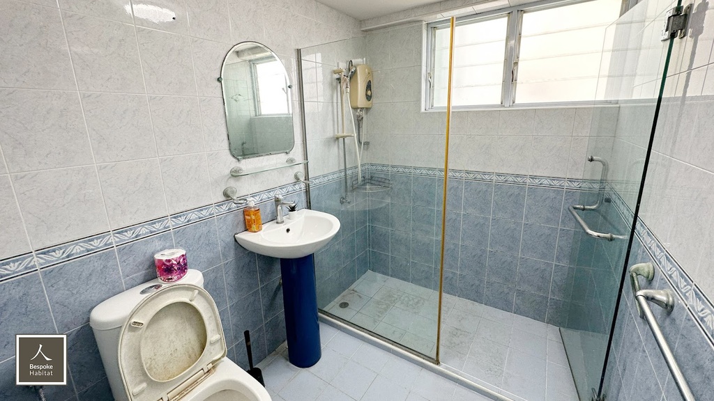 Common bathroom 2