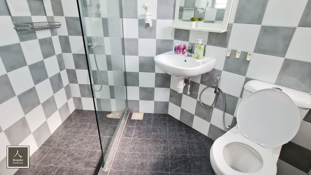 Common bathroom 1