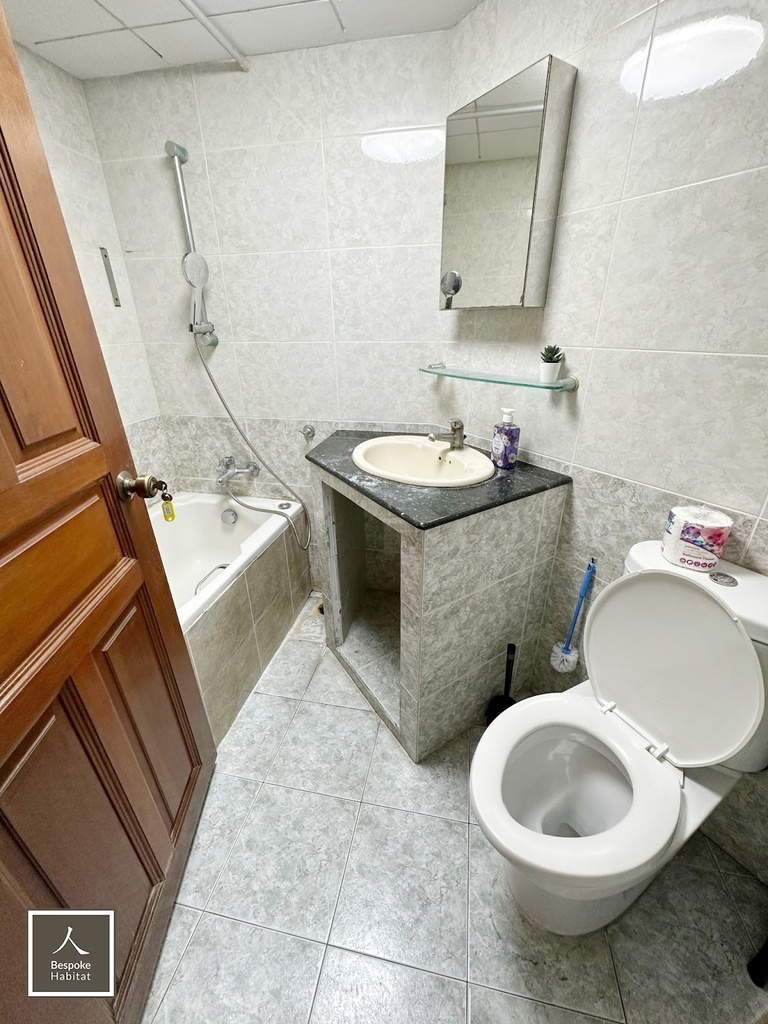 Common bathroom 1