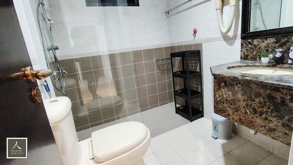 Common bathroom 1