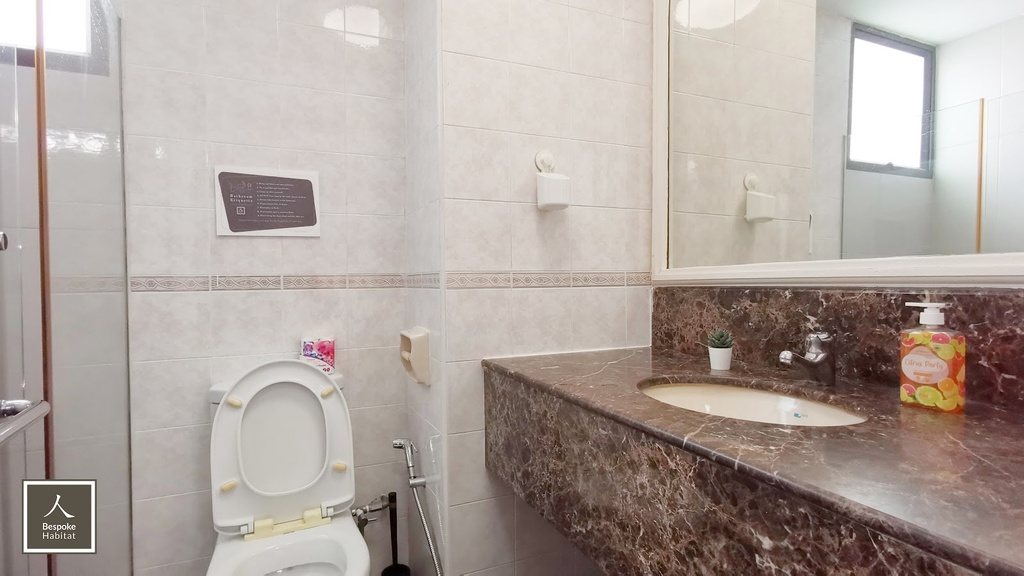 Common bathroom 