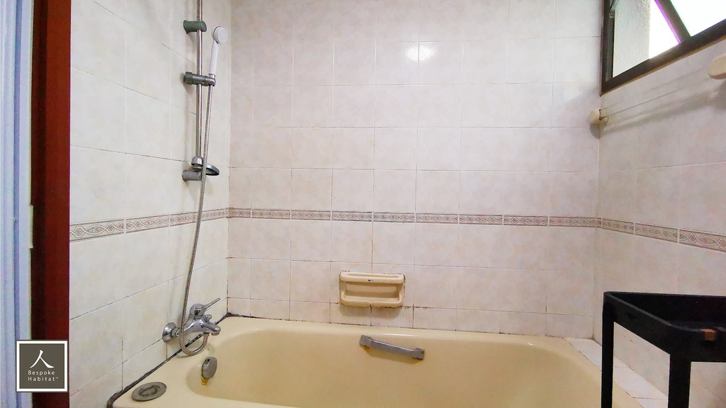 Common Bathroom 1 (4)